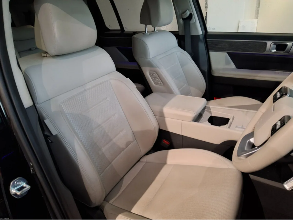 Hyundai Santa Fe PHEV PREMIUM - Image 3