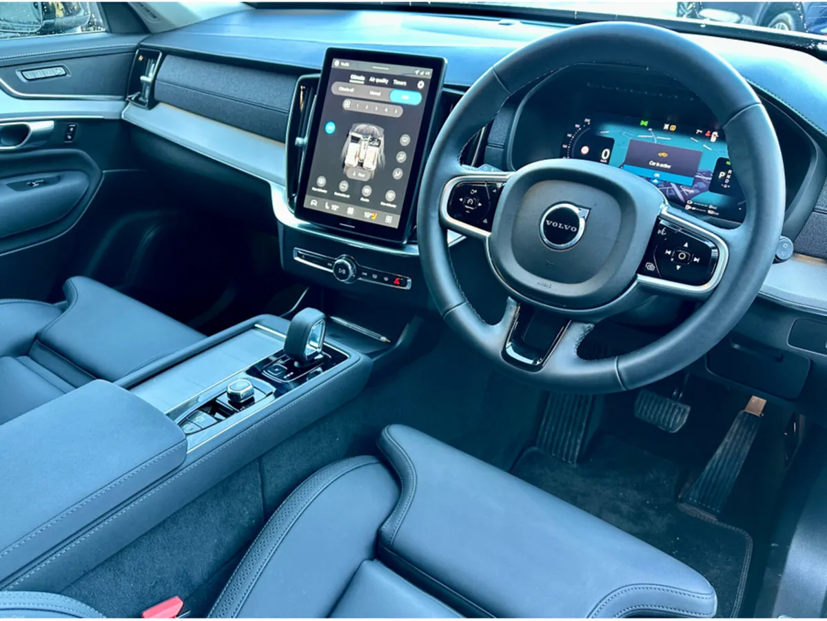 Volvo XC90 CORE T8 PHEV AWD AUTO - Image 3