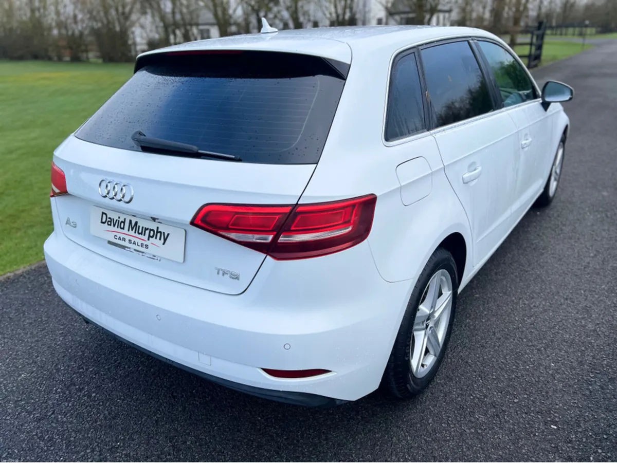 Audi A3 Hatchback se - Image 4