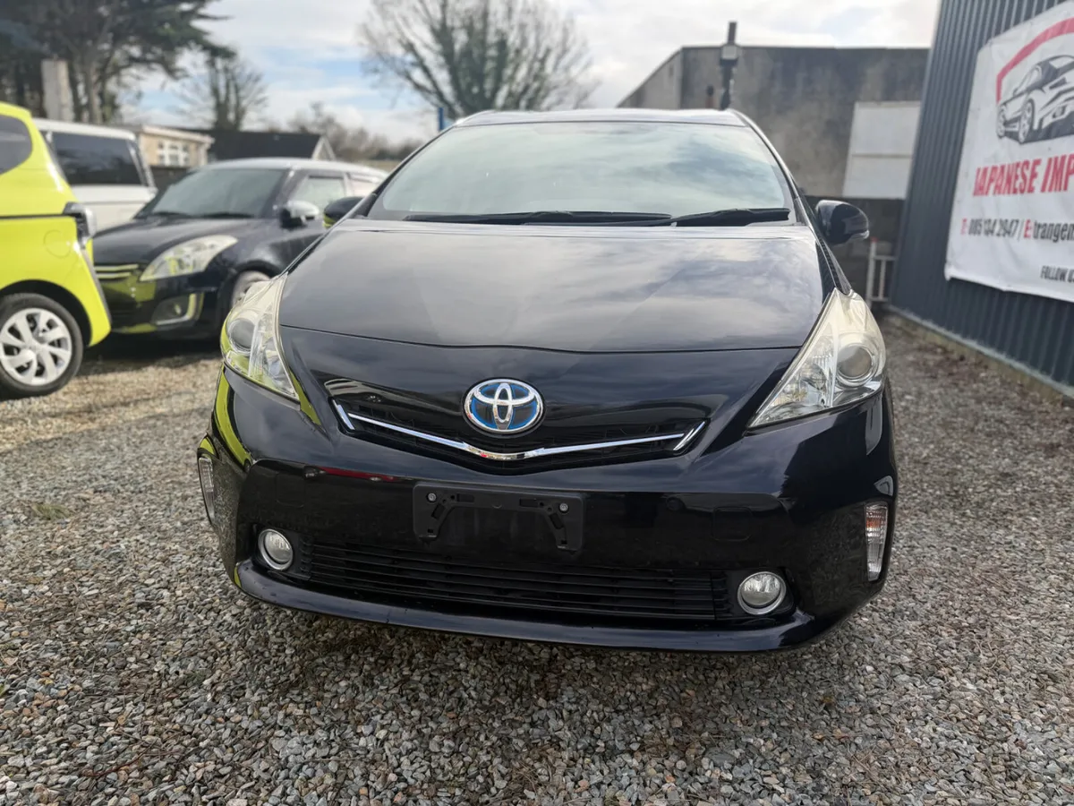 Toyota Prius 2015 - Image 2