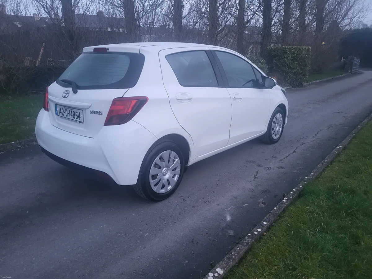 Toyota Yaris  AUTOMATIC  2014 - Image 2