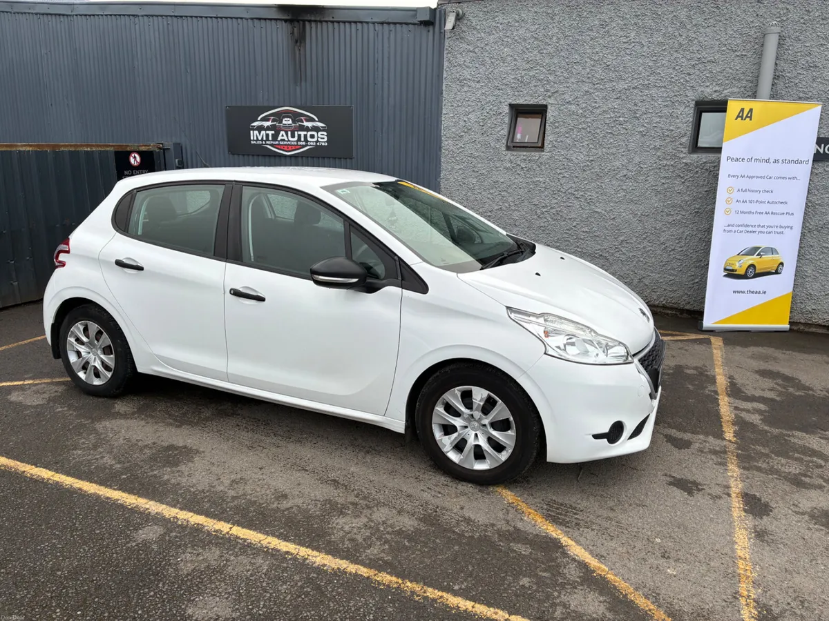 Peugeot 208 2014 - Image 1