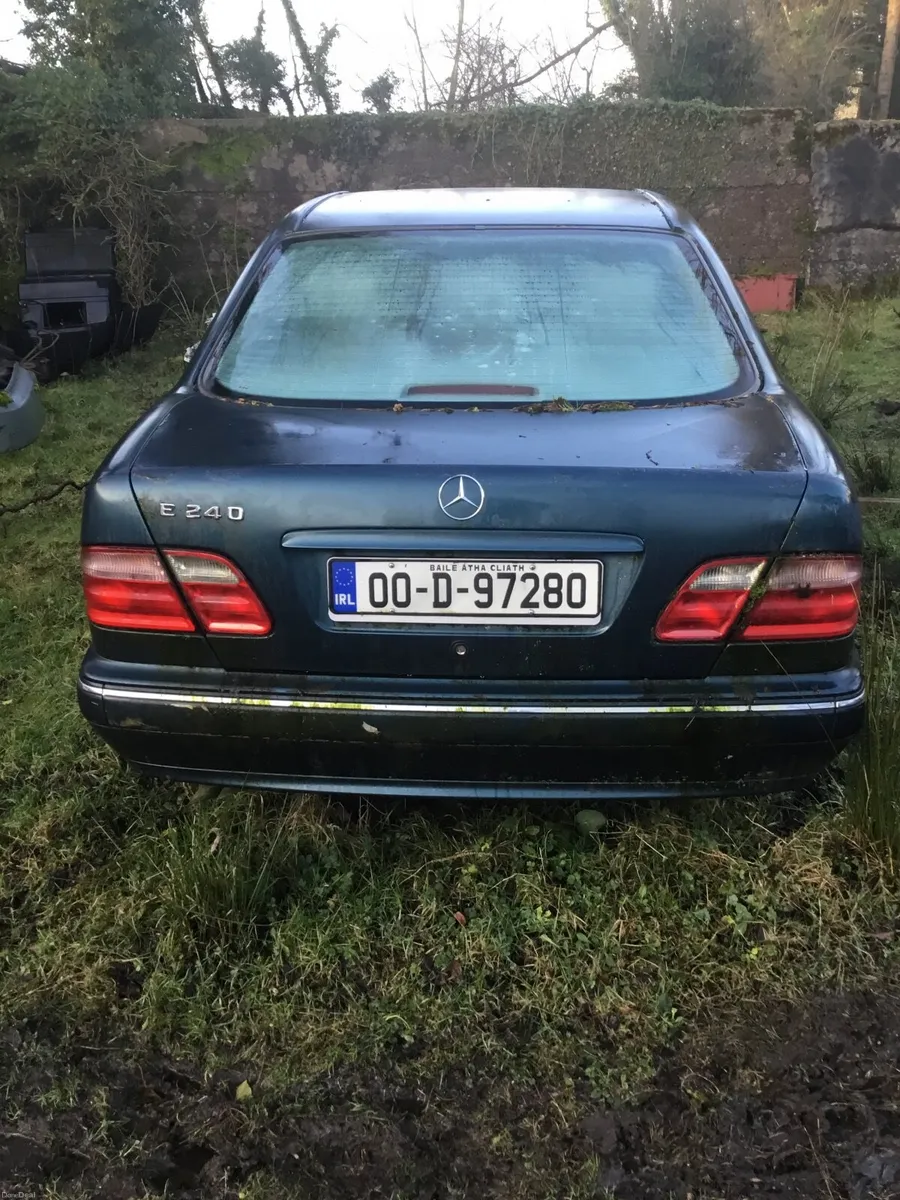 Mercedes-Benz E-Class 2000 - Image 4