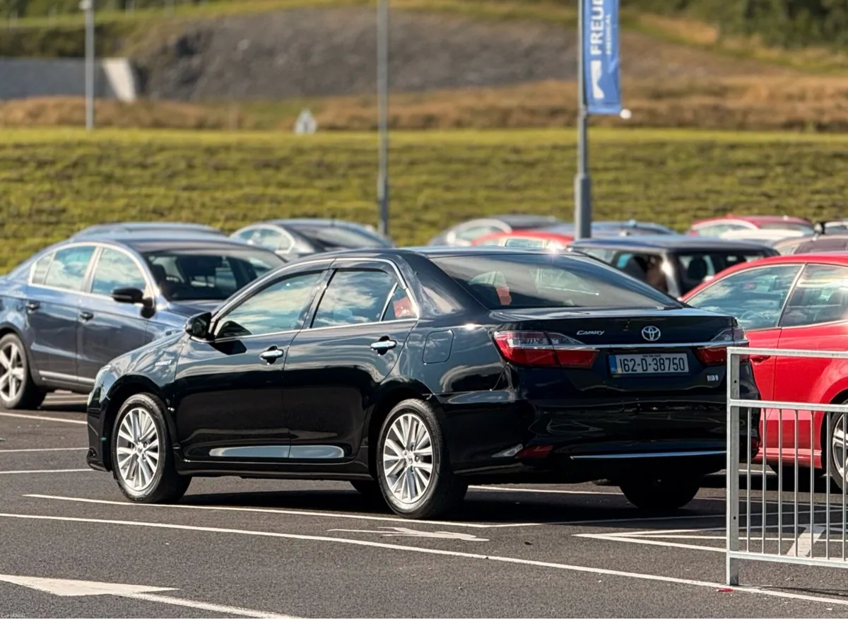 Toyota Camry Hybrid - Image 2