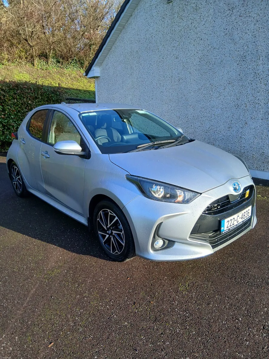 Toyota Yaris 2022 - Image 2