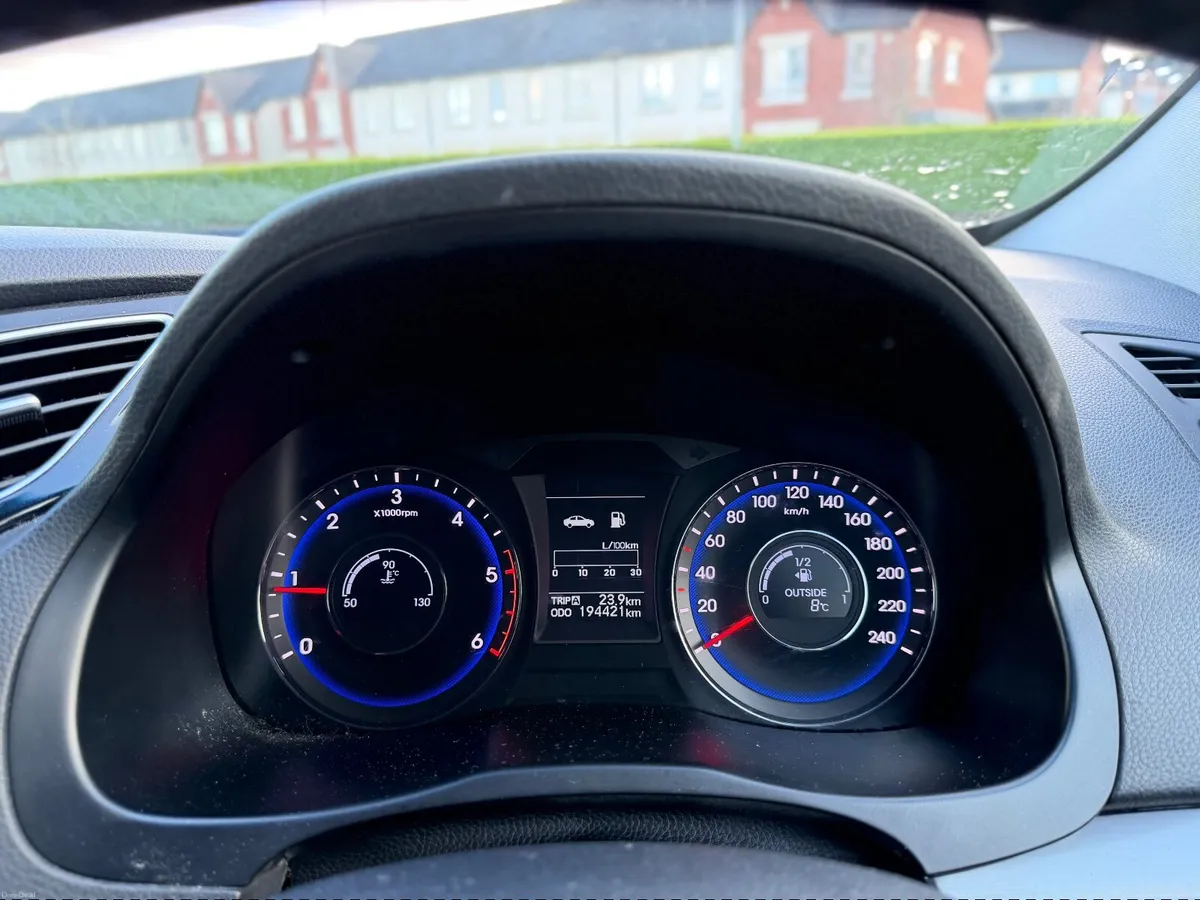 Hyundai i40 *Saloon Model* Fresh NCT 05/2027 - Image 3