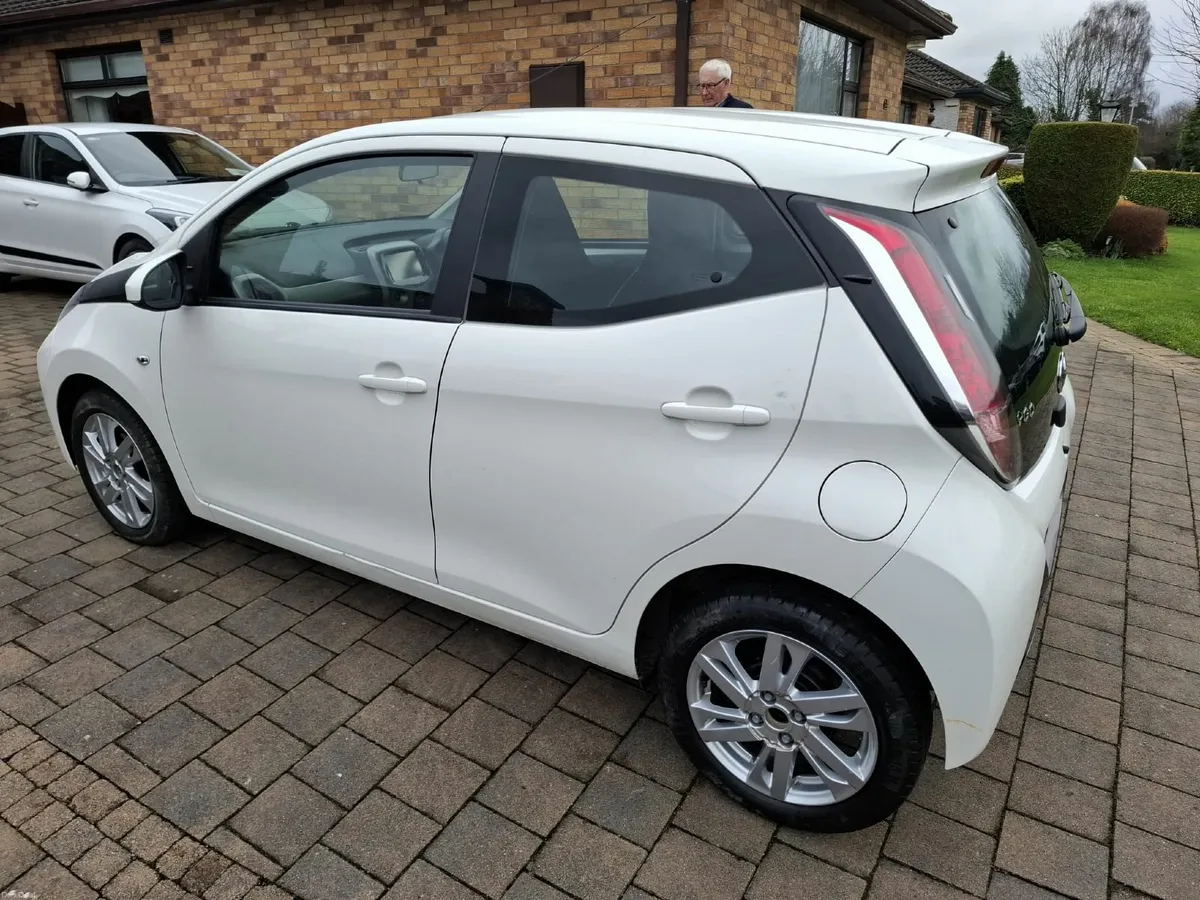 Toyota Aygo 2019 - Image 2