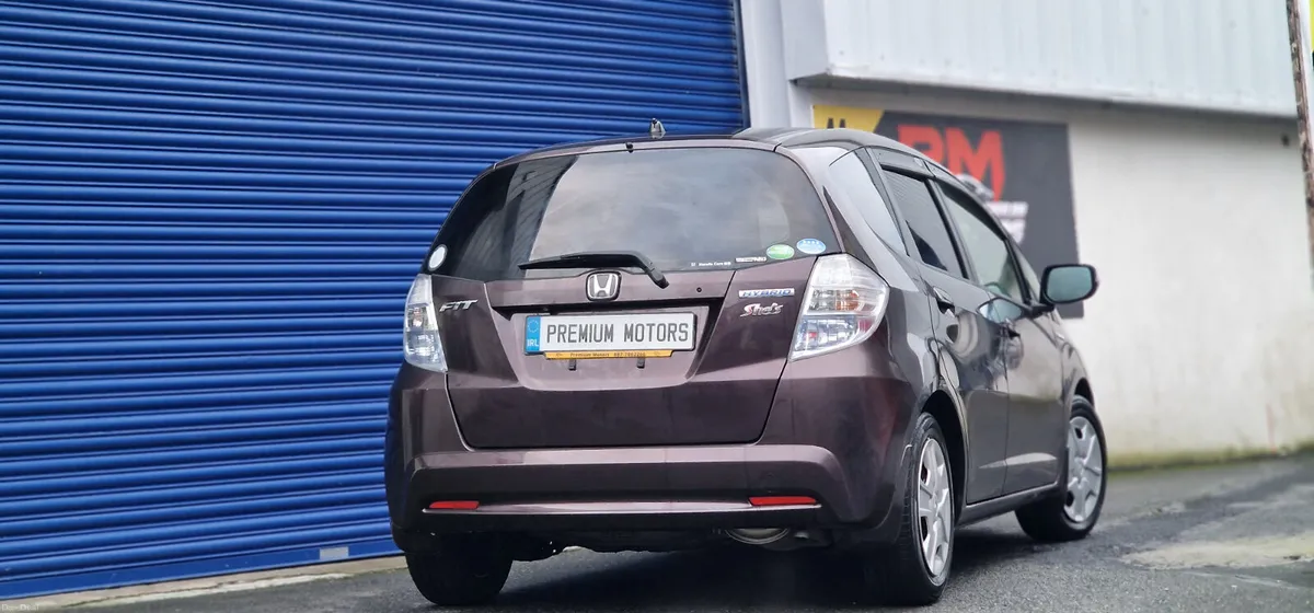 Honda Fit Hybrid Automatic - Image 4