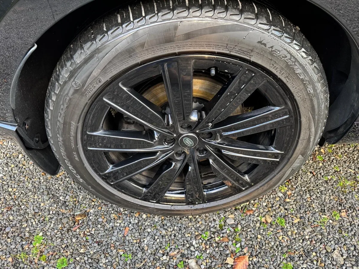 Range Rover P460e -plug in petrol hybrid - Image 3