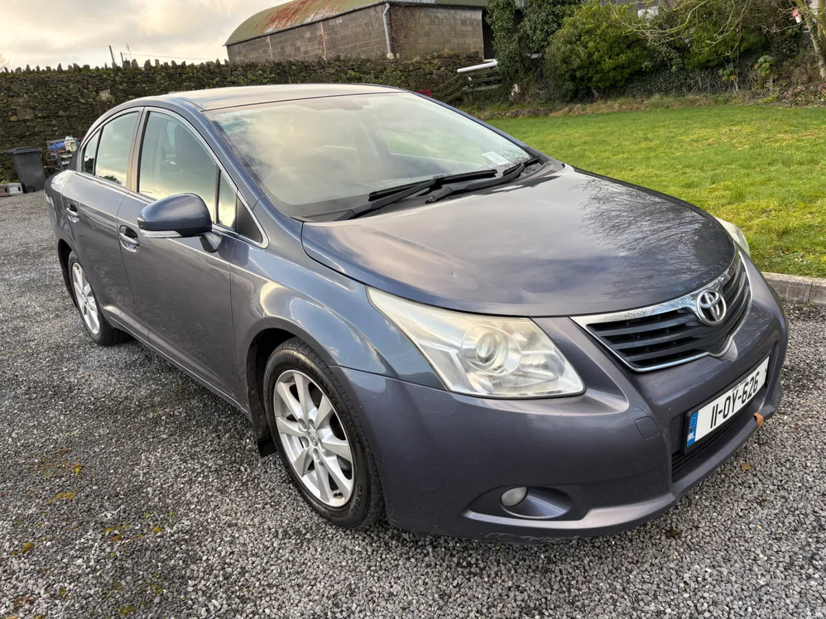 Toyota Avensis 2011 - Image 2