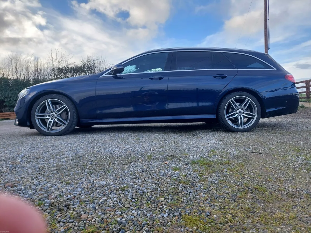 Mercedes E220d Estate - Image 1
