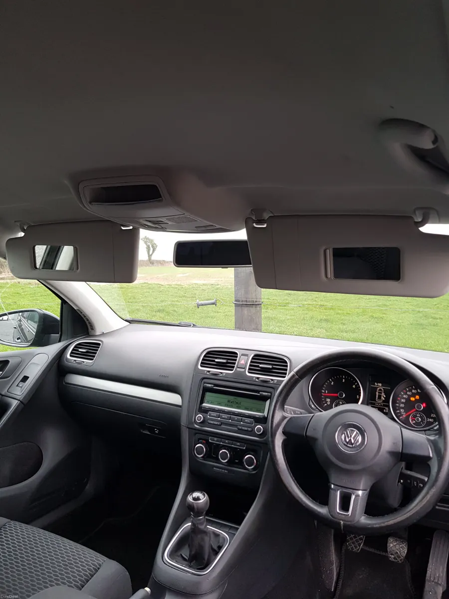 Volkswagen Golf 2011 - Image 4