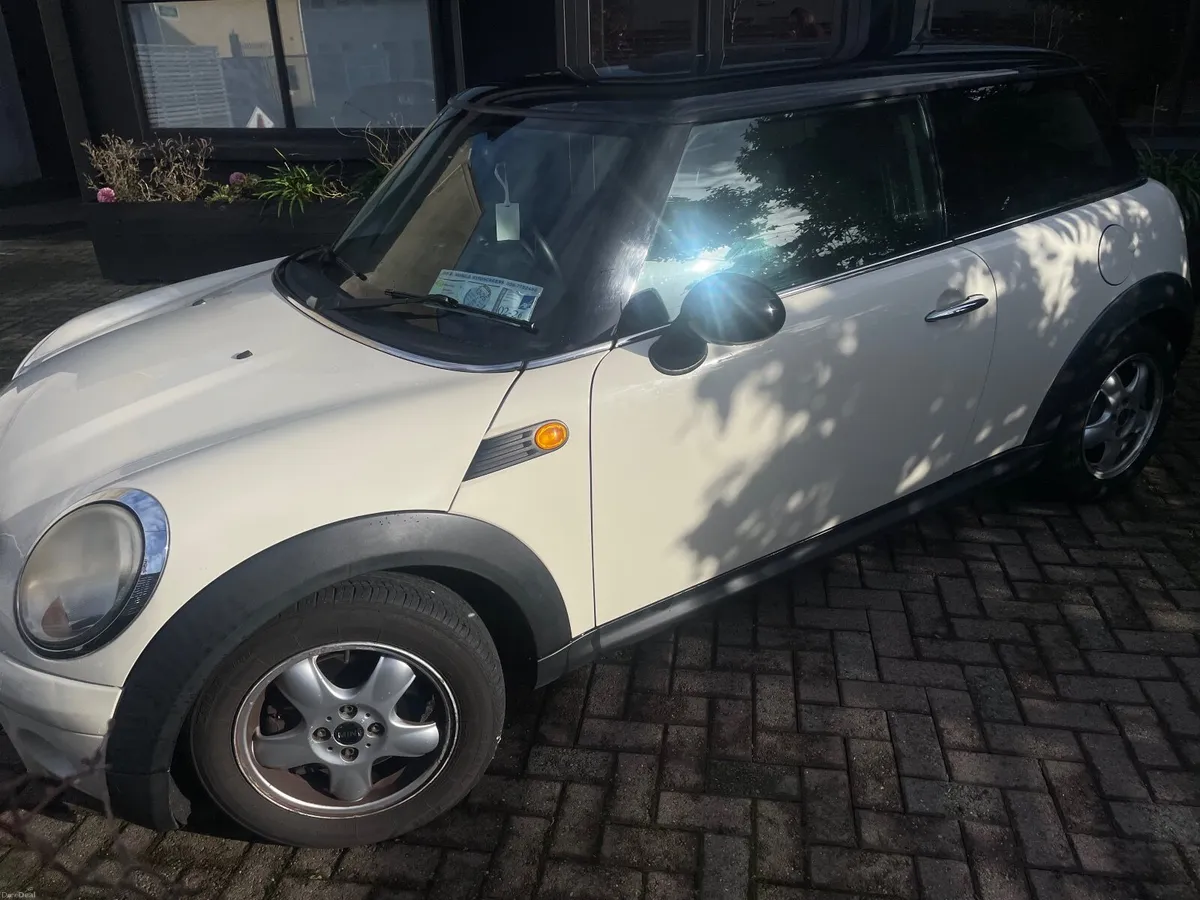 Mini Cooper 2010 - Image 3