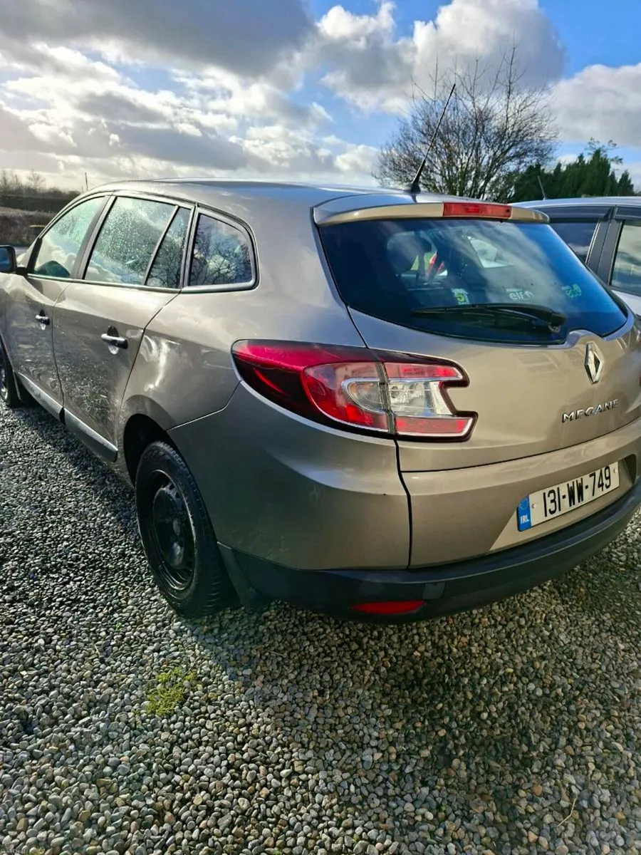 RENAULT MEGANE 2013 ESTATE LOW KM - Image 1