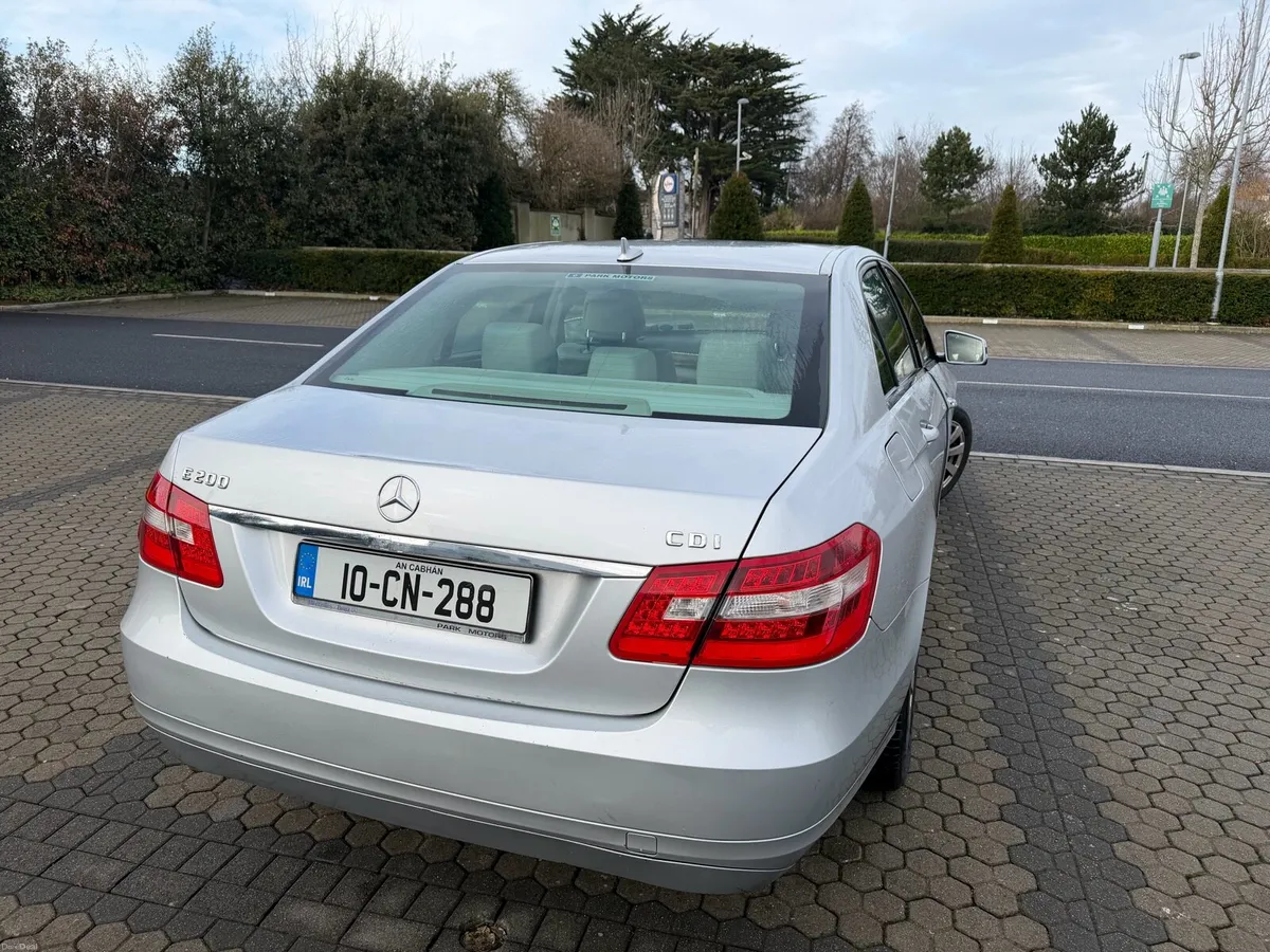 Mercedes-Benz E-Class 2010 - Image 4