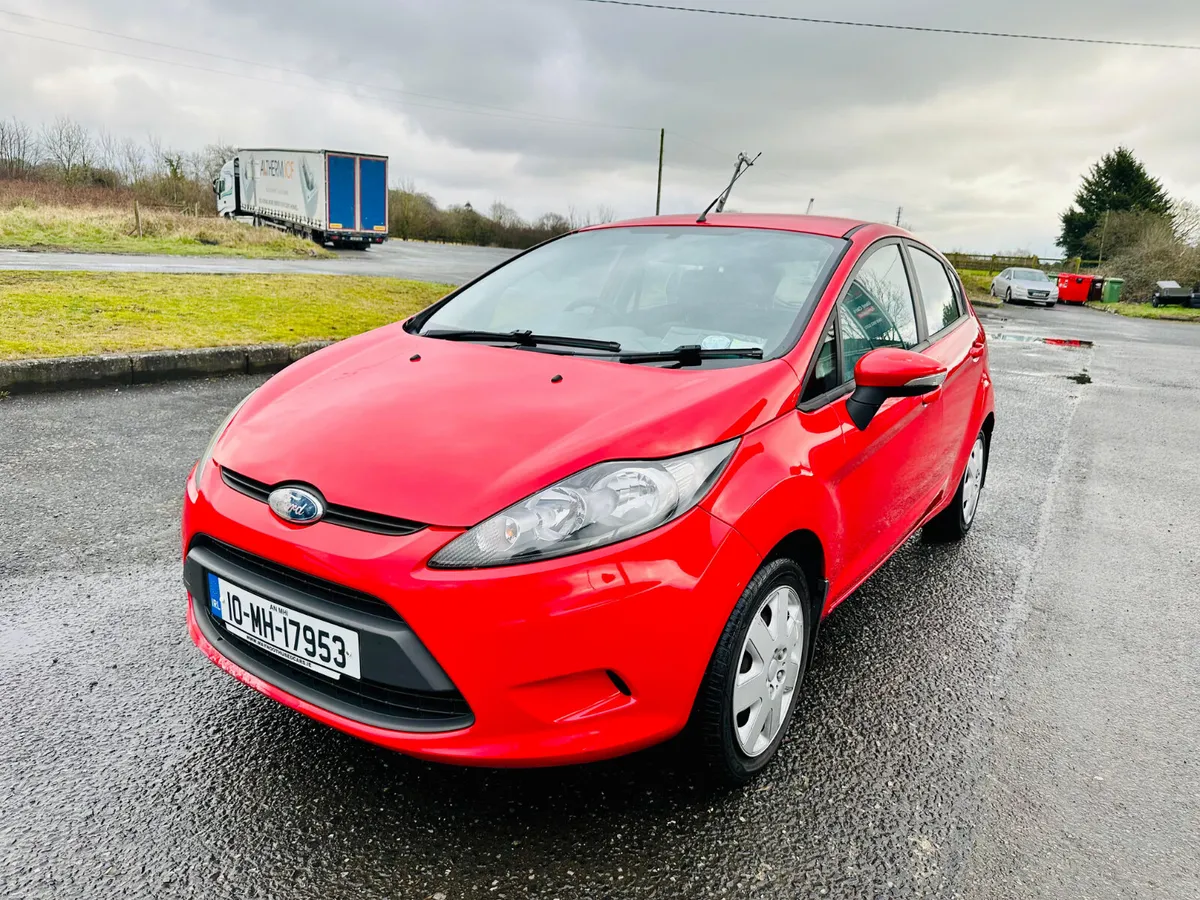Ford Fiesta 2010 - Image 2