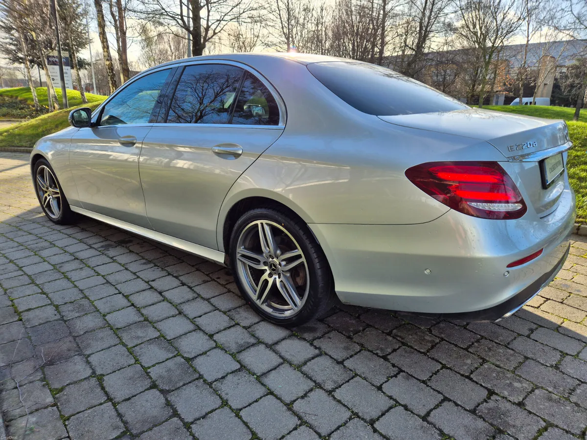 MERCEDES E220D AMG TWIN DIGITAL DISPLAYS - Image 6