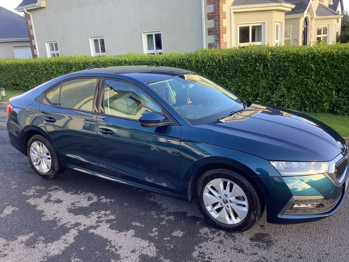 Skoda Octavia 1.5 Tsi manual - Image 3