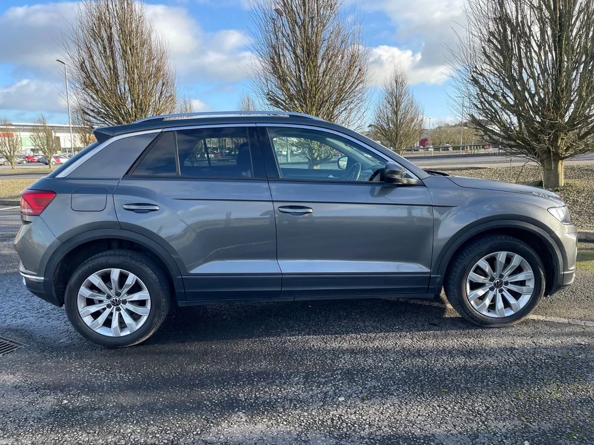 Volkswagen T-Roc 2018 reserved - Image 4