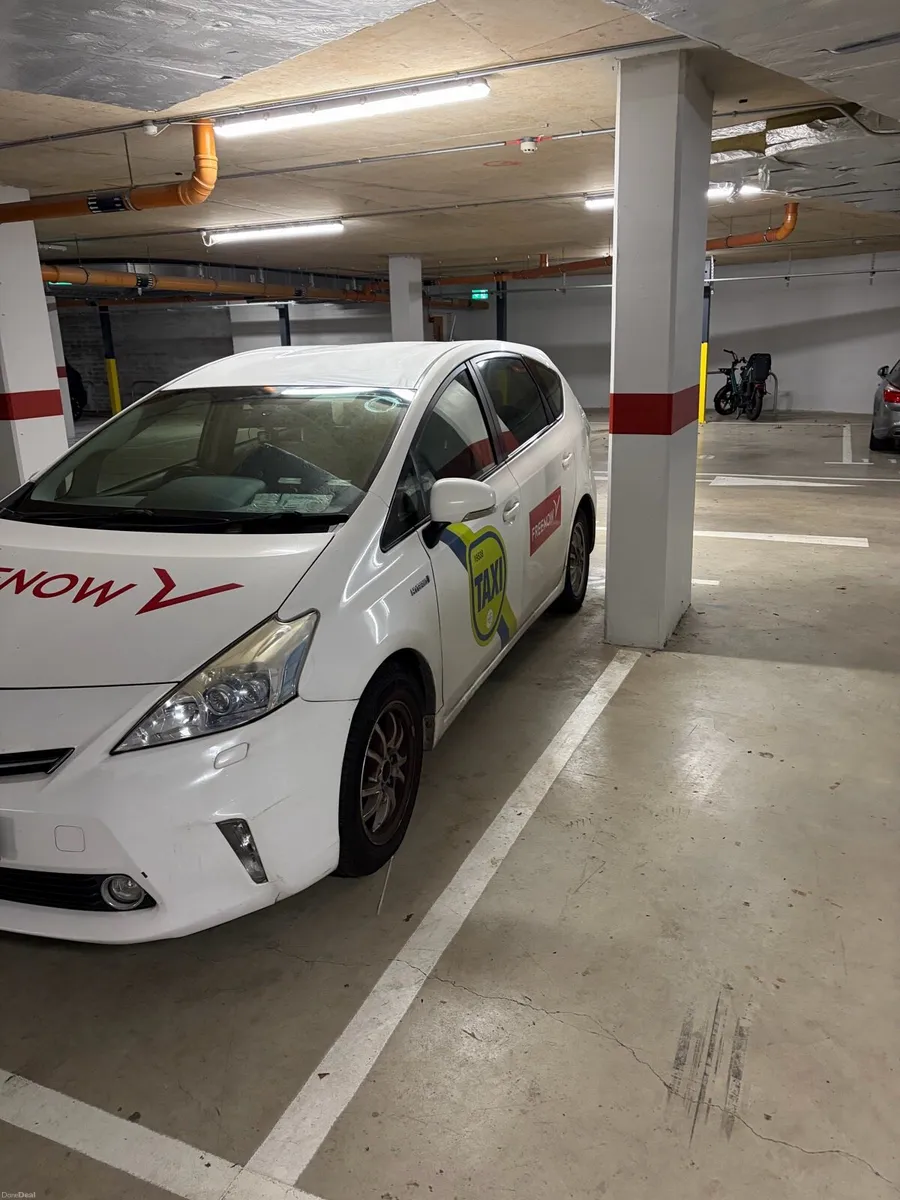 Toyota Prius Alpha 7 seater ex taxi - Image 1