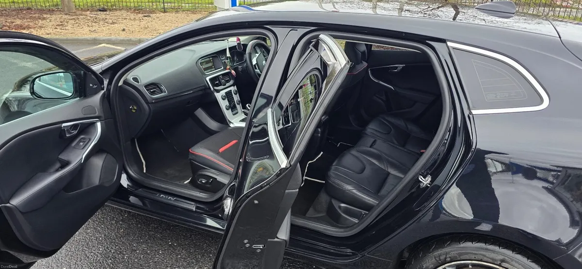 Volvo V40 2013 - Image 4