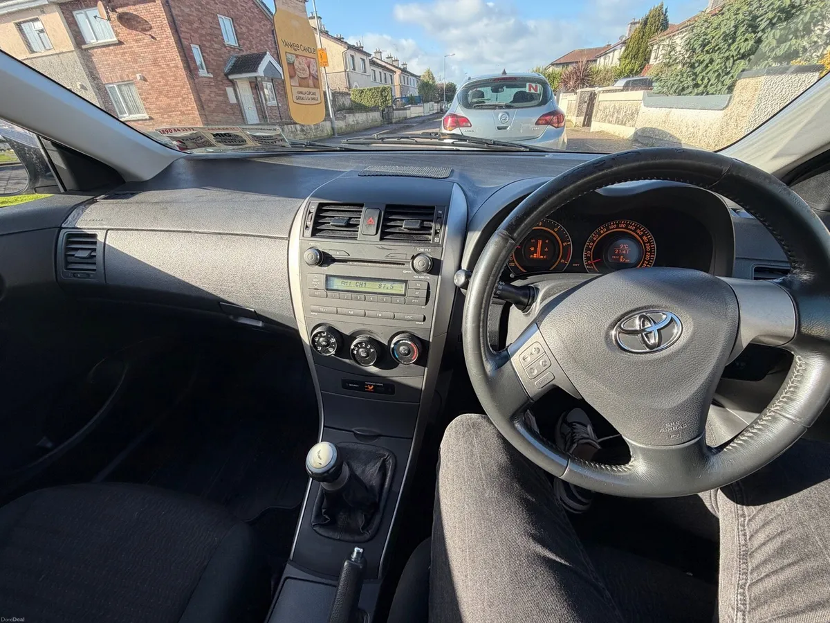 Toyota corrolla - Image 4