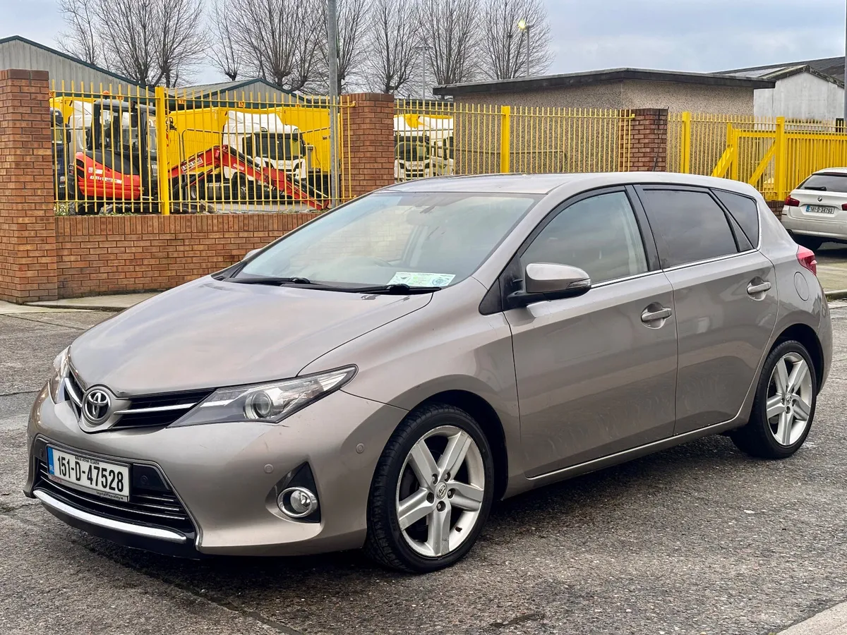 2015 Toyota Auris *HEATED SEATS *NCT 07/2026* - Image 3