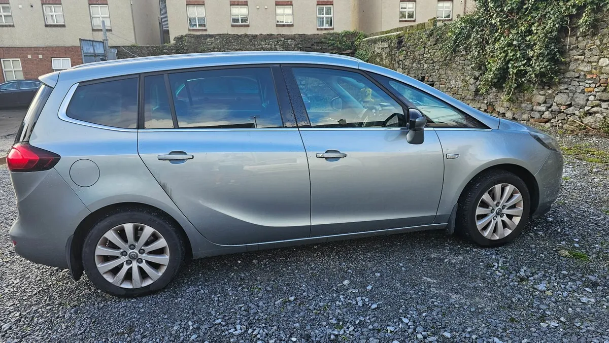 Opel Zafira 2014 - Image 2