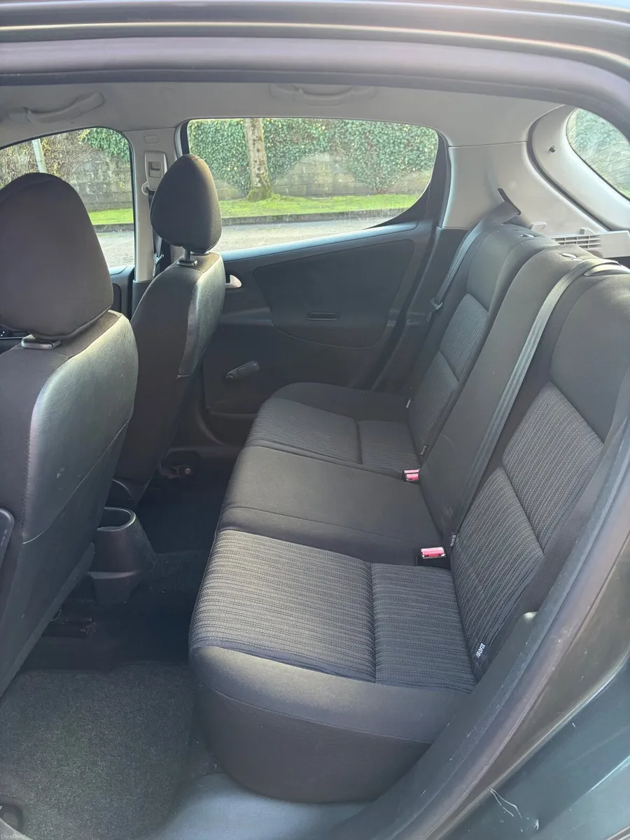 Peugeot 207 2010 - Image 3