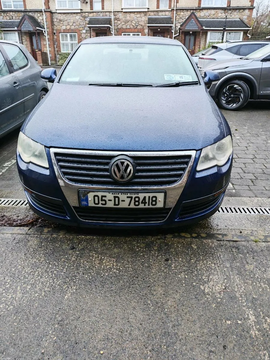 2005 Volkswagen Passat - Image 1