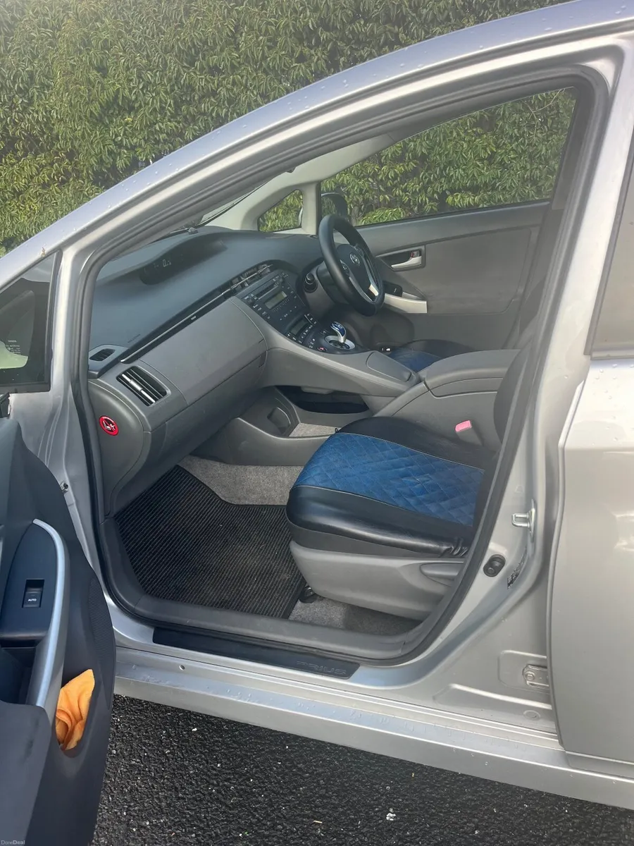 Toyota Prius 2012 - Image 4