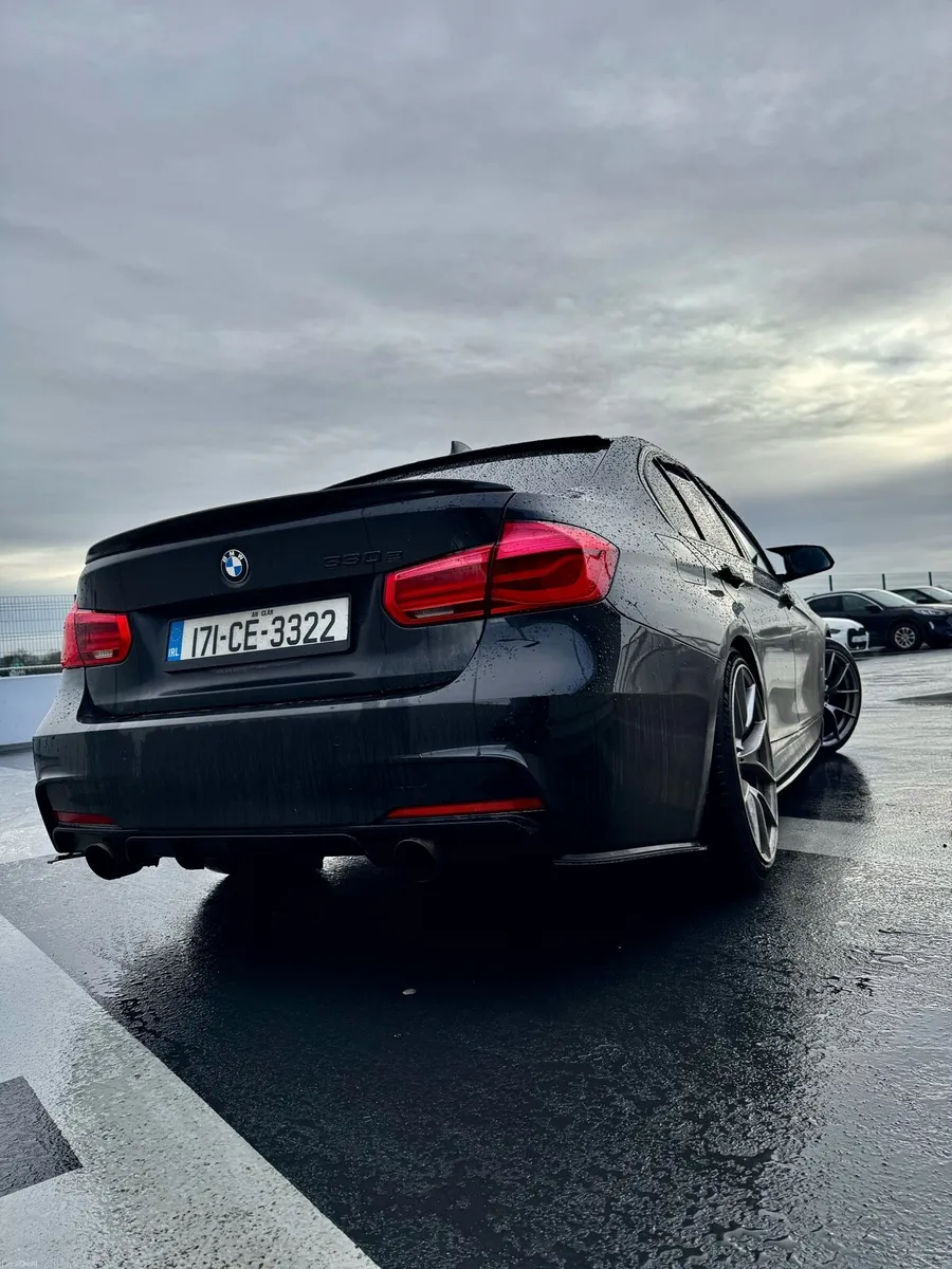 2017 BMW 330e M-Sport - Image 4