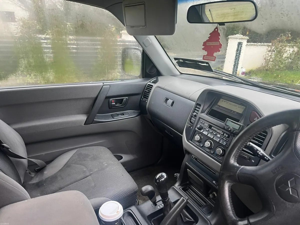 Mitsubishi pajero - Image 4