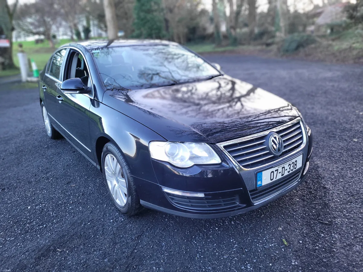 Volkswagen Passat - Image 1