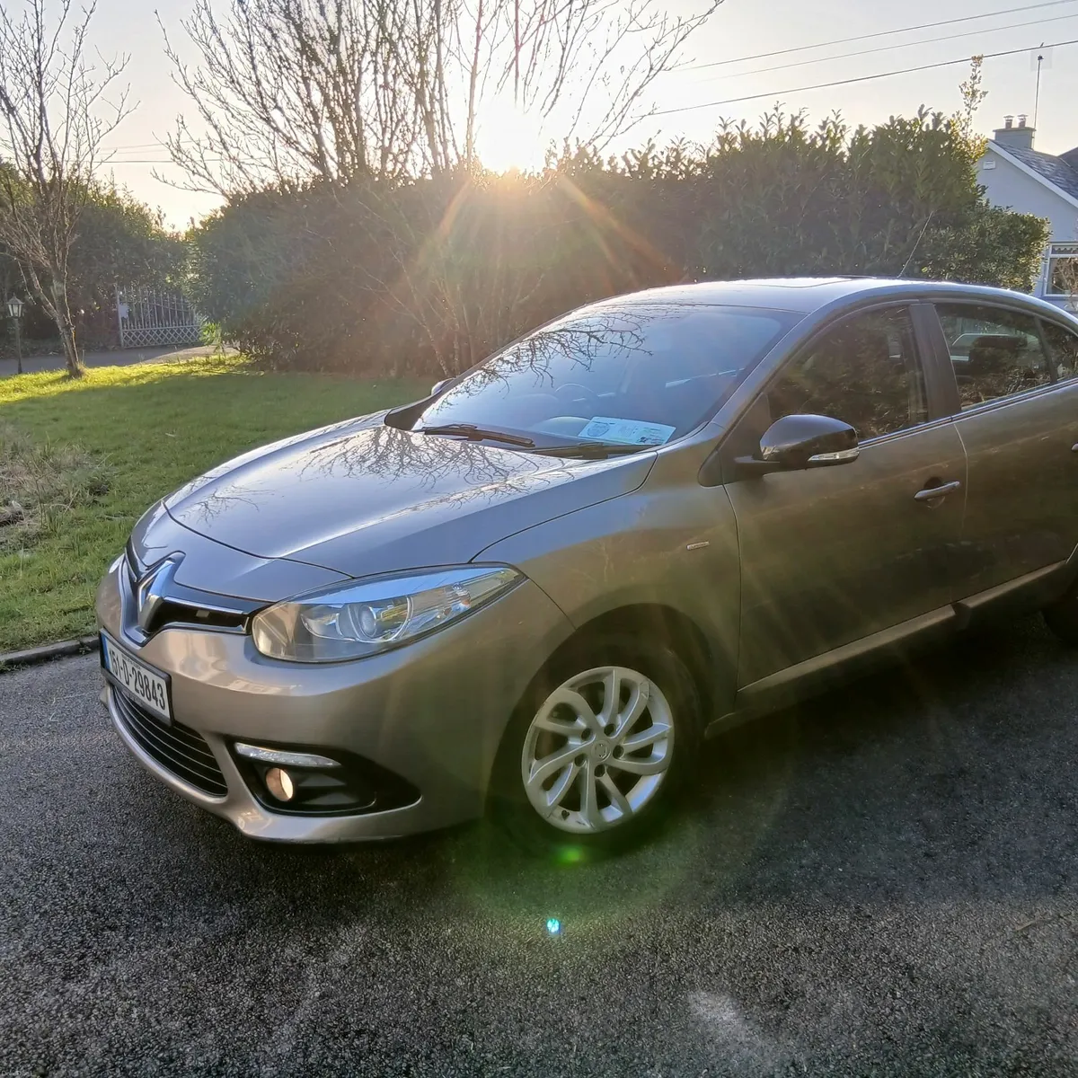 151 Renault Fluence AUTOMATIC.Lo Kms NCT/Taxed - Image 4