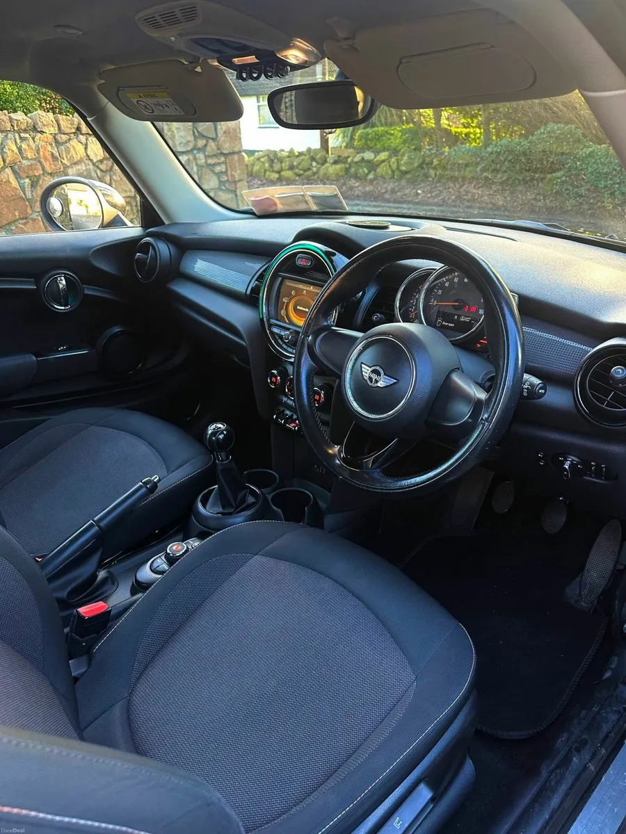 Mini Cooper 2017 - Image 4
