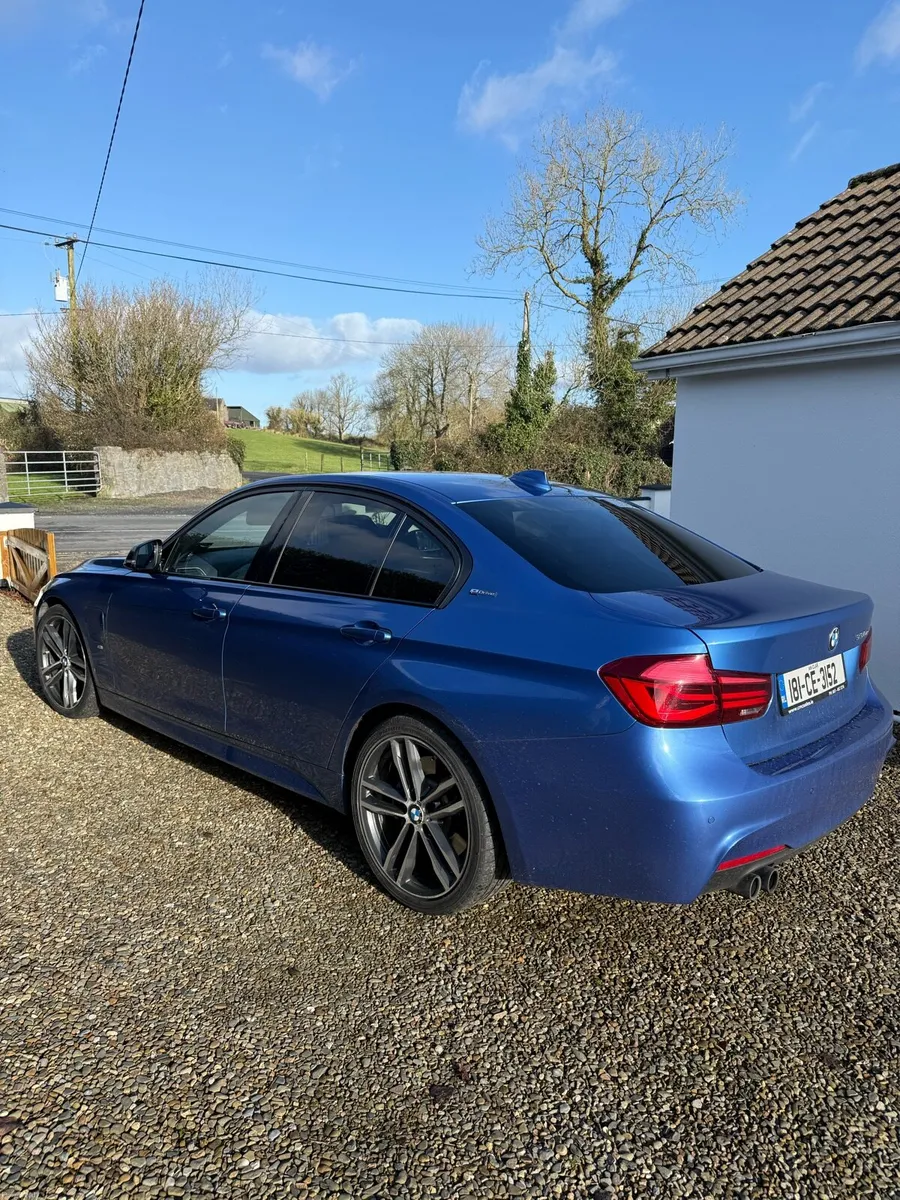 BMW 181 330e MSPORT - Image 2