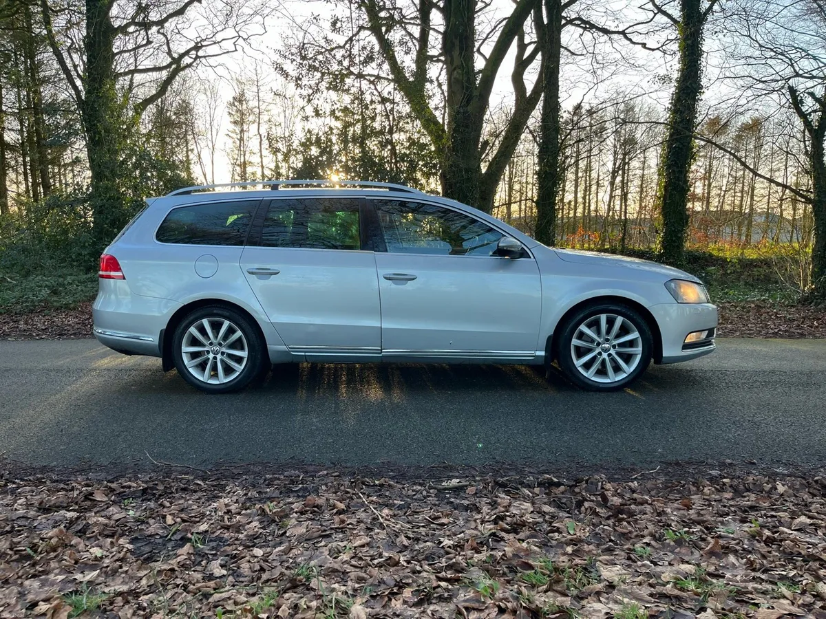 VOLKSWAGEN PASSAT ESTATE HIGHLINE - Image 1