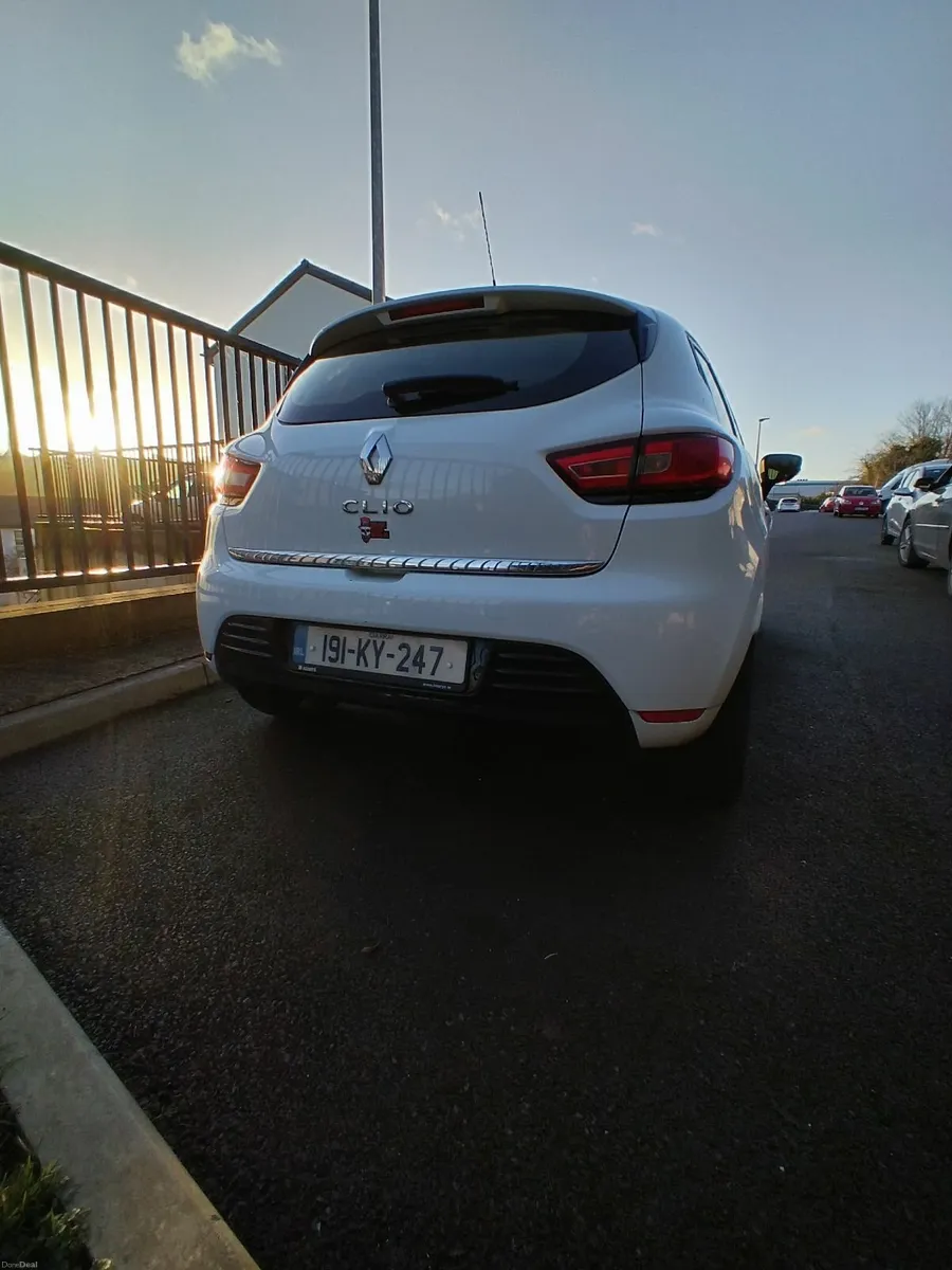 Price reduction - Renault Clio 2019 - Image 2