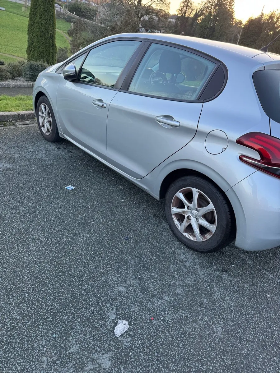Peugeot 208 1 litre petrol - Image 2