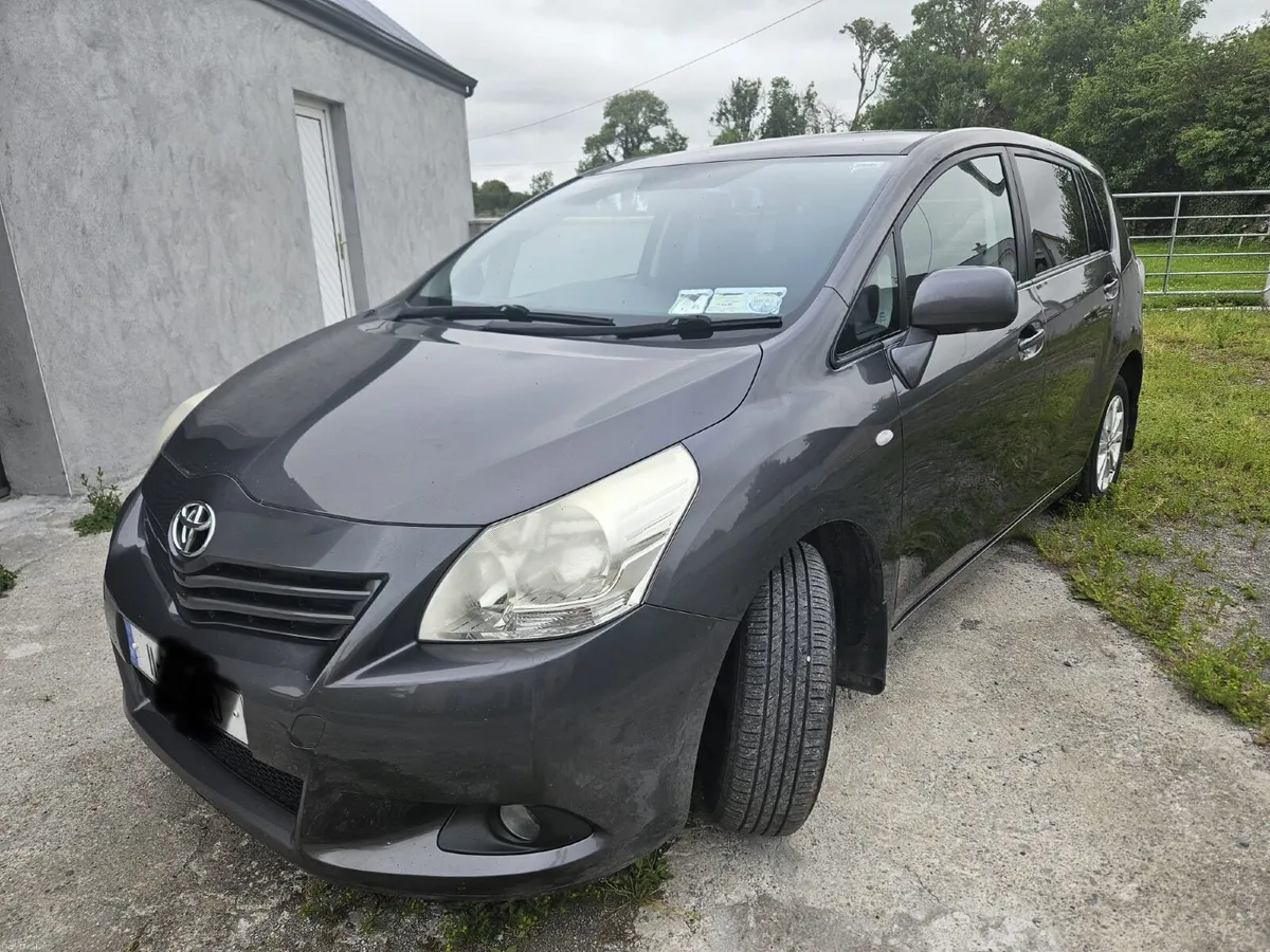 Toyota Verso 2011 - Image 2