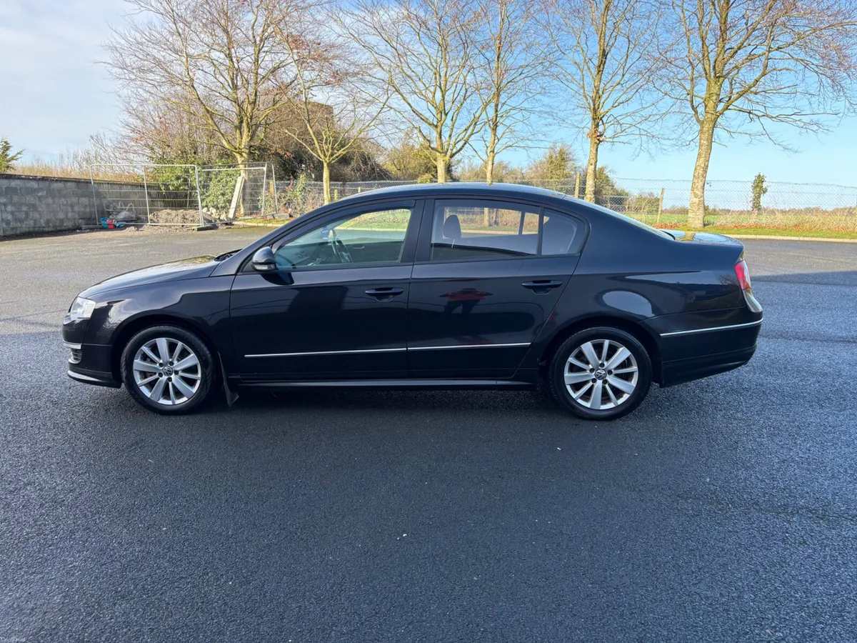 Volkswagen Passat 2010 - Image 4