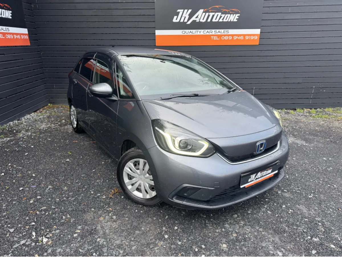 Honda Fit 1.5 HYBRID AUTO - Image 1