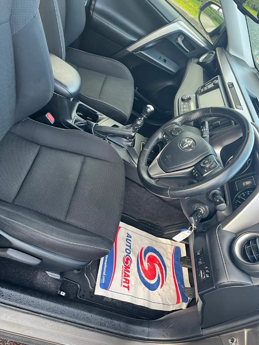 Toyota RAV4 2017 - Image 4