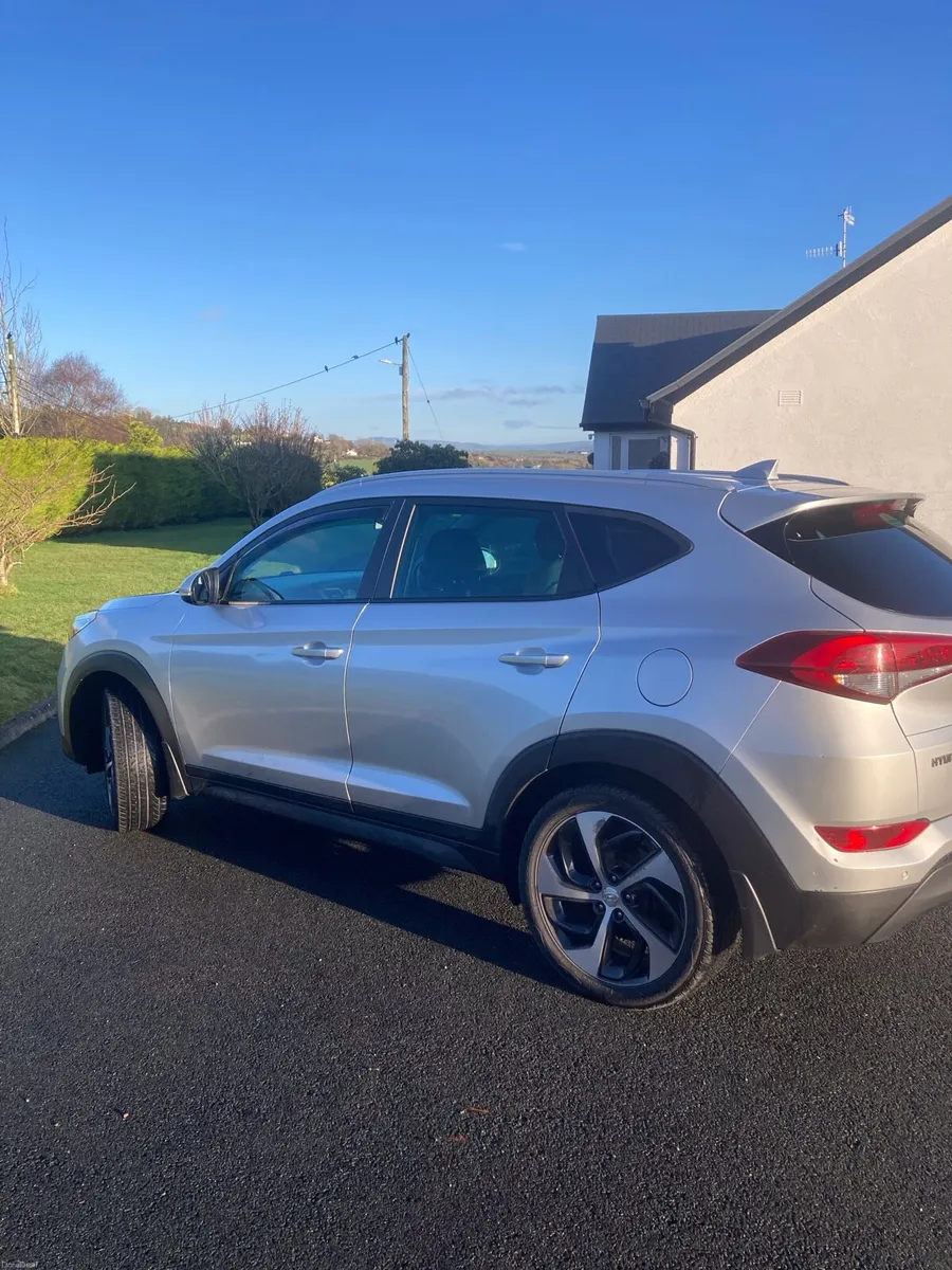 Hyundai Tucson Executive Diesel 1.7 Manual Leather - Image 3