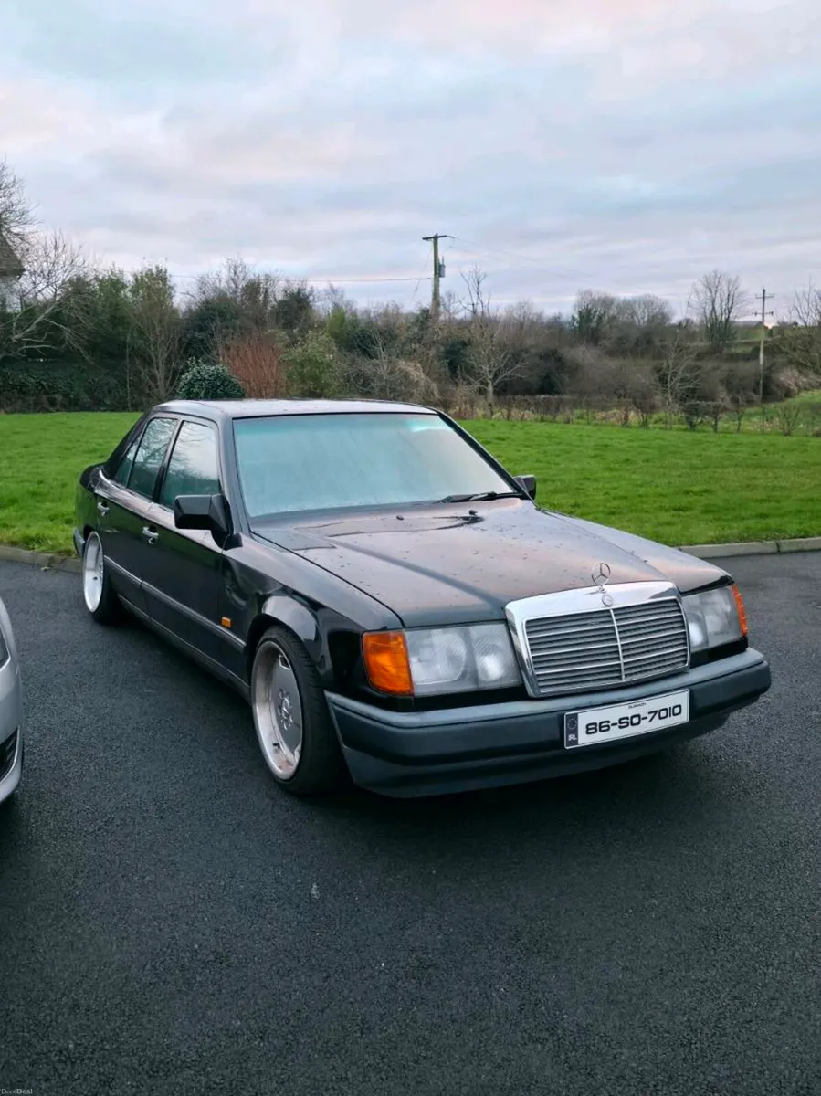 W124 Merc - Image 2