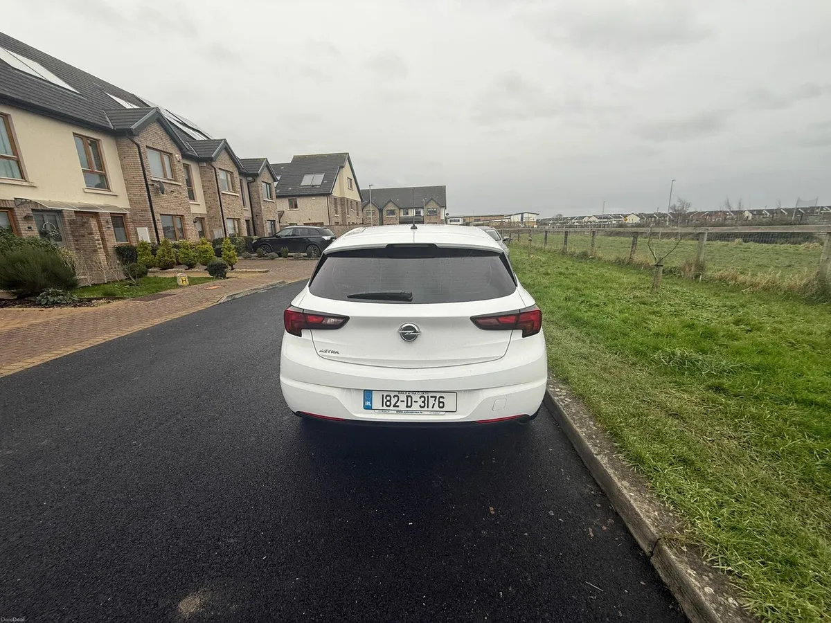 Opel Astra 2018 - Image 4
