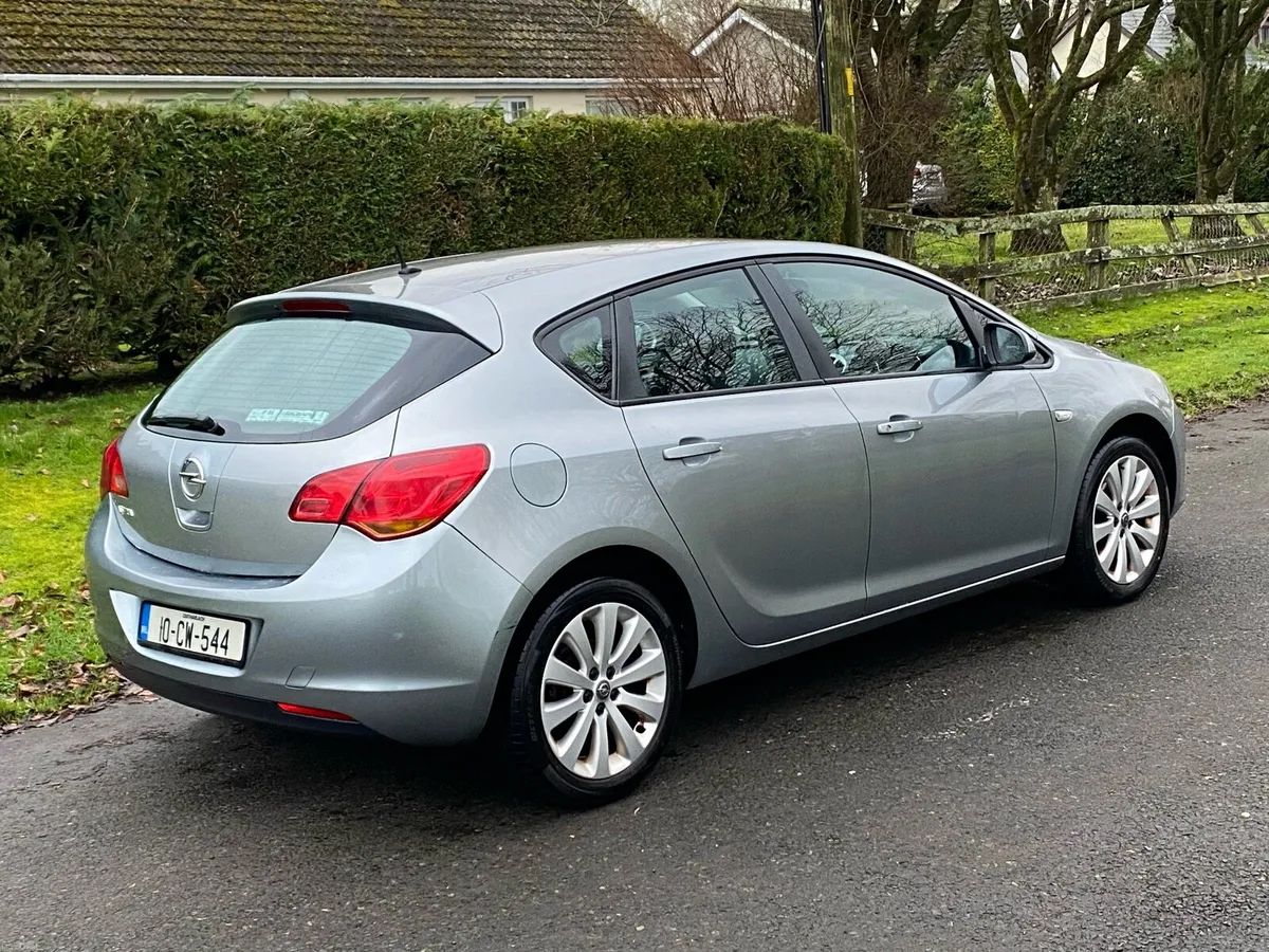 Opel Astra LOW KMS NEW NCT - Image 3