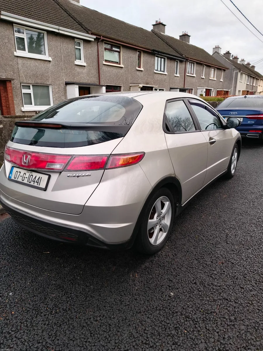 Honda Civic 2007 - Image 1