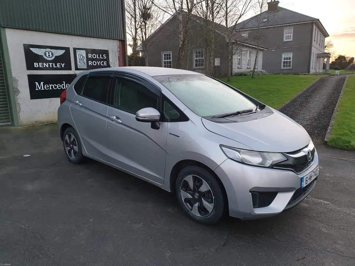 HONDA FIT / AUTO /161/1.5PETROL HYBRID - Image 3